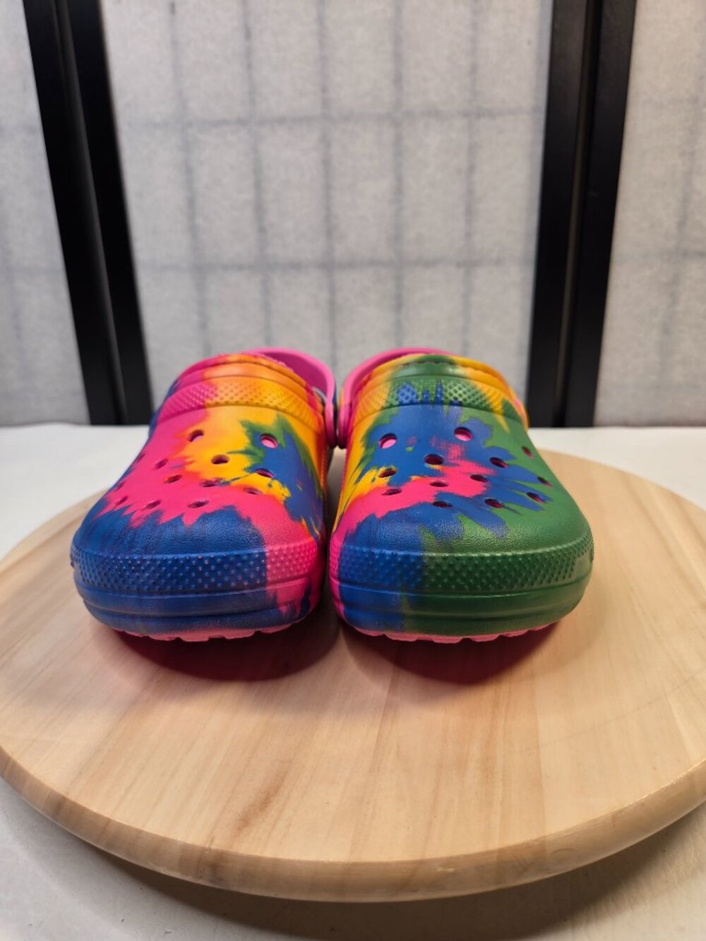 Crocs Classic Tie Dye Graphic Fur Lined Clogs Women US 8 - Picture 4 of 13